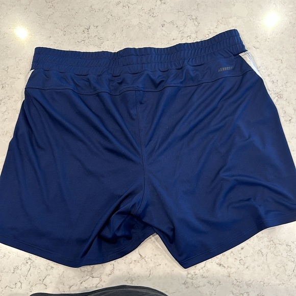 Adidas W D4T 5” Short. - Picture 4 of 5